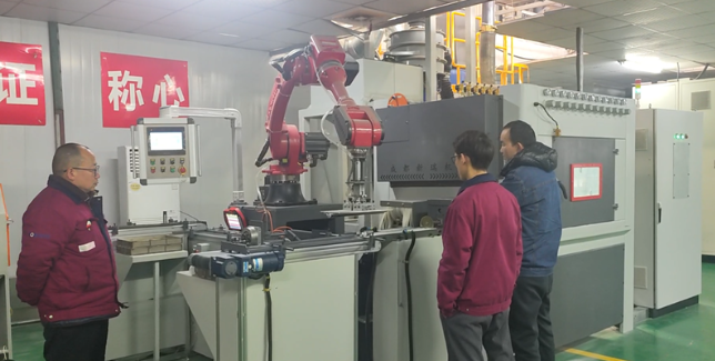 潜江喷砂机在模具清理中的专业应用